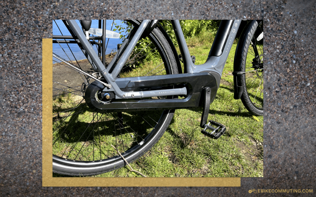 Close up of the black plastic chain guard.